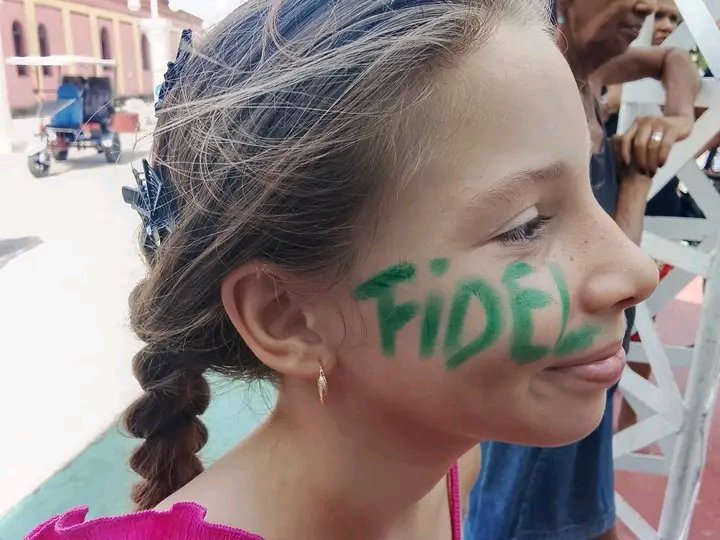 YMoracelsa79668's tweet photo. 🧑👦 En el Parque Agramonte de #Morón se desarrolló una emotiva actividad infantil dedicada a conmemorar el centenario del natalicio del Comandante en Jefe Fidel Castro Ruz, figura esencial de la historia y la cultura cubana.

#100AñosConFidel
#MorónLateEnSuCultura
#CubaEsCultura https://t.co/PHE2E7on2F