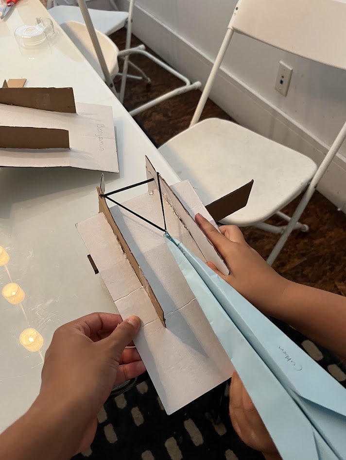stemkidsnyc's tweet photo. 🚀 A STEM-filled Thursday at the STEMXplorers Innovation Lab! Our coders wrapped up CodeSpark &amp; Microsoft MakeCode multiplayer functions 💻, while our engineers built marble mazes, water-moving airplane launchers, paper bag kites &amp; fidget toys! ✈️🧩
#STEM #Coding #Engineering https://t.co/RZ5DFrwLzw