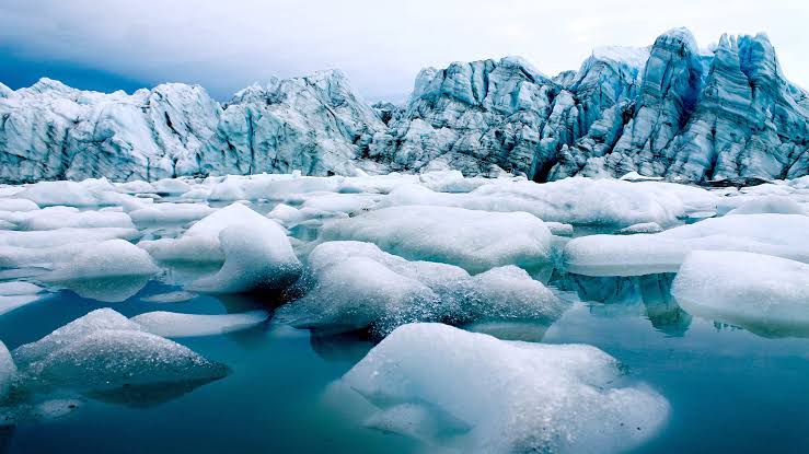 AnnaKavanaugh's tweet photo. Abandoning the #Arctic Report Card is a reckless failure of American leadership. Objective science is essential. We cannot address or mitigate #climate impacts if we refuse to measure them while isolating from our global community. #environment 🌍

https://t.co/zhrnsHDUgb https://t.co/XqjY1PW49m
