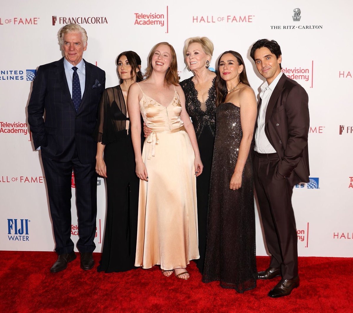 einbinderfiles's tweet photo. Hannah Einbinder with Christopher McDonald, Jen Statsky, Jean Smart, Lucia Aniello, and Paul W. Downs at the 28th Television Academy Hall of Fame ❤️ https://t.co/3Tu3ZEiKT0