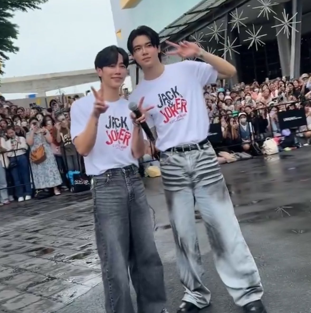 yinwararchive's tweet photo. love mechanics(2022) - jack and joker(2024) - police in love(2026)🥹🫶🏻

#วันของที่รักสารวัตรเธียร์ 
 PIL PRESS AND PRAY https://t.co/Z6Nju4Kl5G