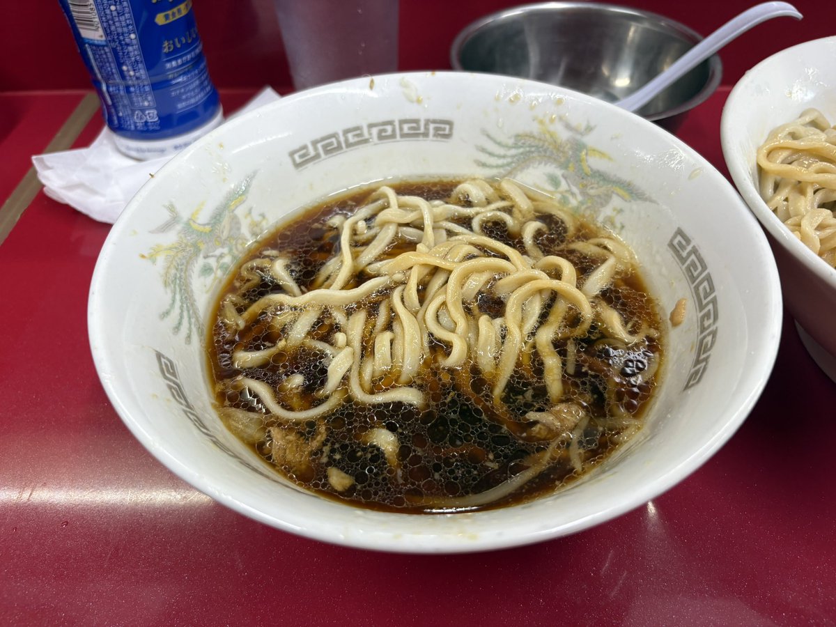 hm_syou's tweet photo. ラーメン二郎越谷店
ラーメン豚一枚麺少なめつけ麺に変更、こいたまご、大蒜脂

連日のつけ麺
食べたのは変わらないので割愛😍

まぁ巨大端豚がデカすぎて豚一枚どこらか二枚以上相当かも💦

まぁ愛情盛りということで😊

ごちそうさまでした🙏 https://t.co/GY8QDFN5G1