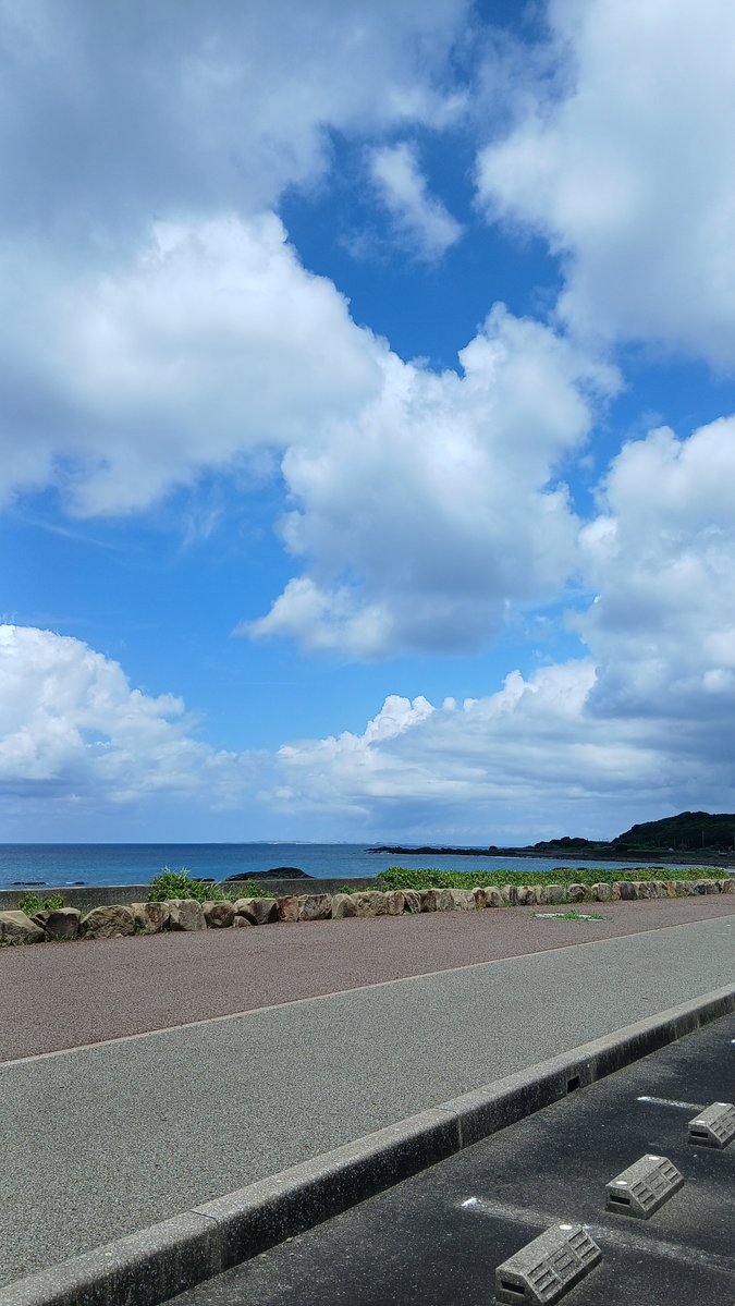 foxtrot235's tweet photo. #イマソラ
#お盆

暑い毎日です
今から仕事行ってきます

高速船も帰省客でほぼ満席
熊本地震の影響はそんなに出てないかも

さすがに馬毛島の工事もお休みです https://t.co/Qlz6H1usAj