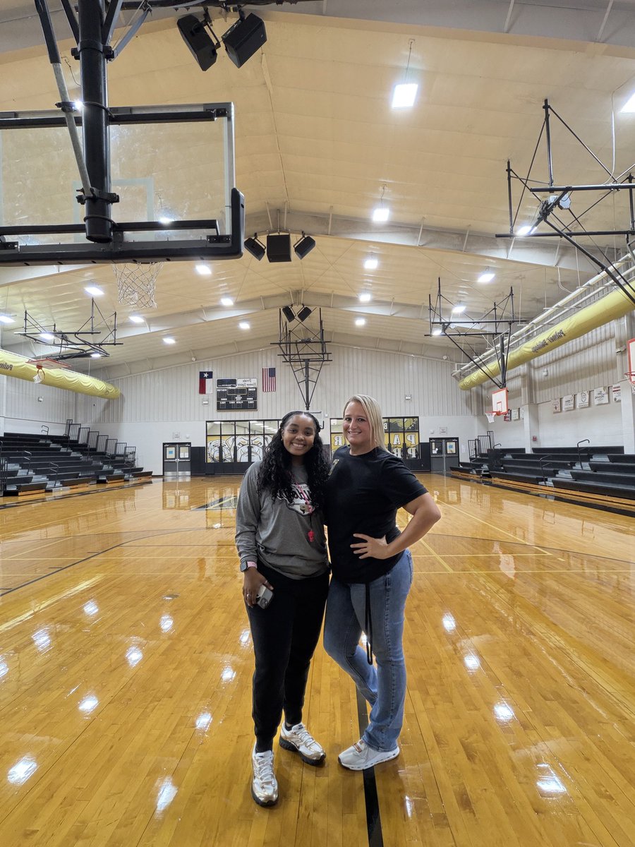 CoachHolt25's tweet photo. Here we go year 14!! New sidekick, new school/district, new roles, new responsibilities, new course load, but the mission remains the same: love kids, serve others, coach basketball! Excited for the year and the ways I will be challenged and grow. 🖤💛 #PalmerProud #TPW https://t.co/4HNhwNhL8z