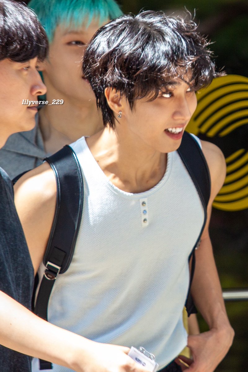 lilyverse_229's tweet photo. 260814 Han Jisung KBS MuBank 💖
뮤뱅 한지성

I love you so much 😭🤏

#스트레이키즈 #스키즈 #한 #한지성 #뮤뱅
#StrayKids #skz #Han #HanJisung https://t.co/FmsnlnbZgp