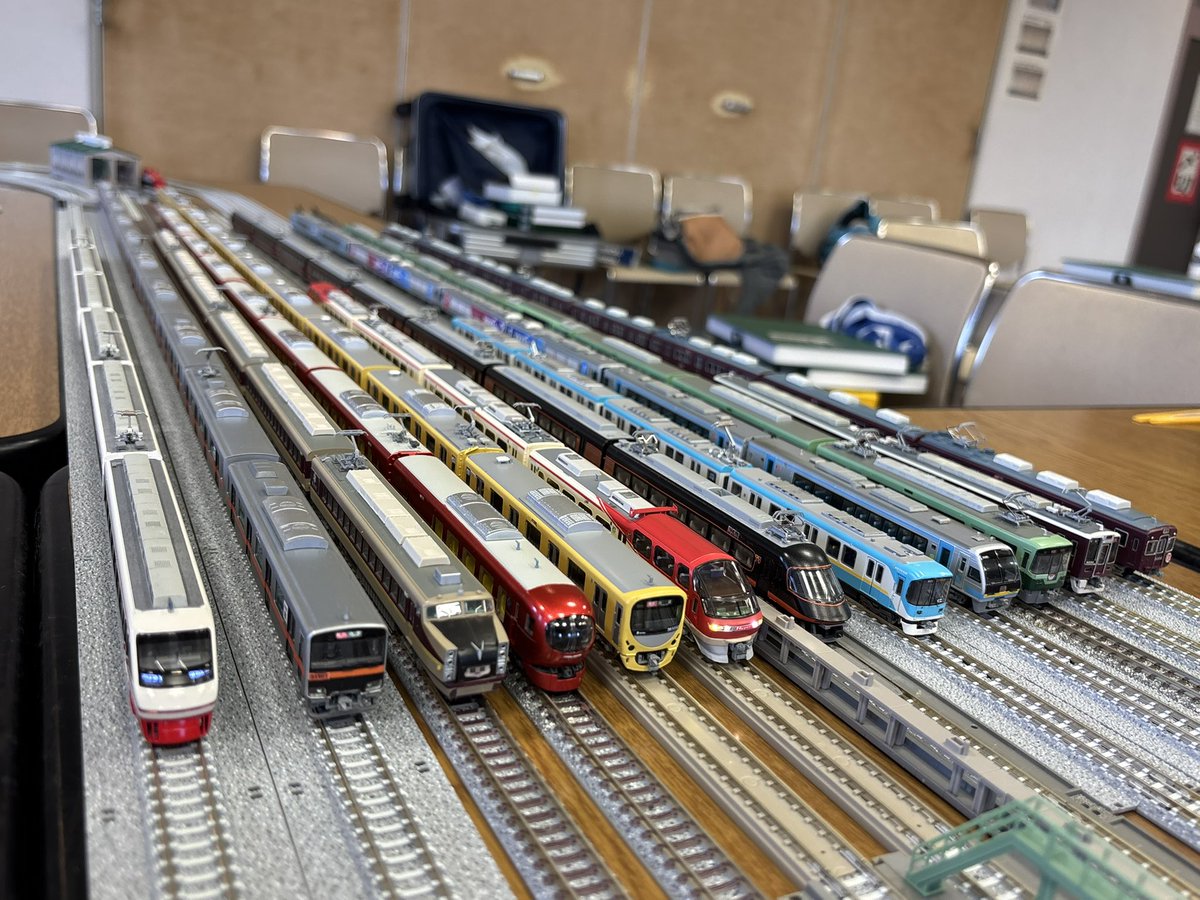 Otsuka11201's tweet photo. 電車でD競技仕様車両ミーティングが開始
まじで楽しい
車両は自分と@AstraeaDenD さんの共演 https://t.co/OxqgMbC9JC