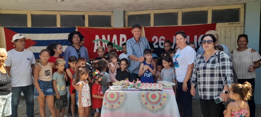 UJC_CfgosProv's tweet photo. Activación de la Red Juvenil Comunitaria #PerlaSureña en Venta del Río junto al proyecto Cuba Viva. 

#100AñosConFidel #UJC_PROVCFGOS #UJC_Cienfuegos https://t.co/iSrO5gcaSd