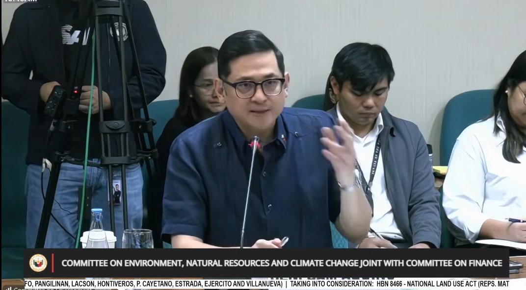 hannaaahty's tweet photo. ‘NO CONSULTATION’ BEFORE PAX SILICA PROJECT ANNOUNCEMENT — AQUINO

UPDATE: Sen. Bam Aquino called for full transparency and proper consultation on the Pax Silica initiative, saying the mayor of Capas, Tarlac told him the local government was not consulted before the project was announced. 

Aquino: There has to be a better way forward in progress, in development. Hindi pwedeng merong naiiwan. @bncdotph