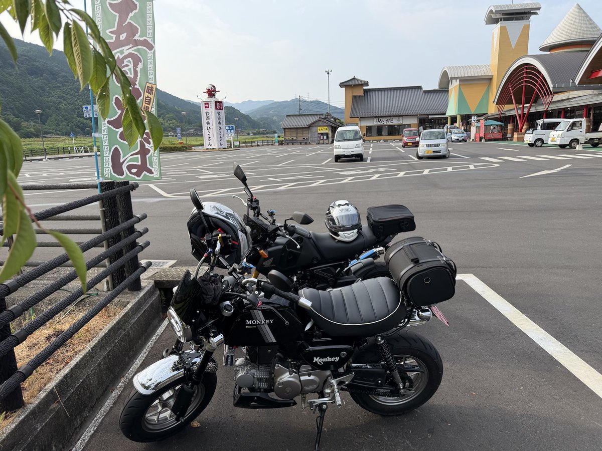 Ninja_miya's tweet photo. 今日の朝活は何時もの友達と
125cc2台で朝倉の3連水車に行きました
帰りは英彦山　野峠経由で
伊良原ダムで休憩し無事帰宅😊 https://t.co/1PvsWKFkoG