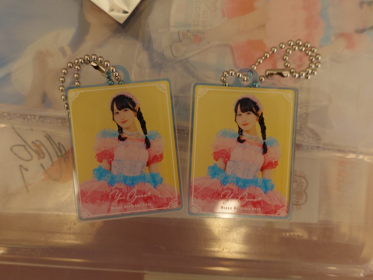 nochan0213's tweet photo. 小倉唯 アクリルミニチャーム 交換

【譲】外枠青色のミニチャーム
【募】外枠ピンク色のミニチャーム

夜の部までいます！
よろしくお願いいたします！ https://t.co/qPvBznGg5W