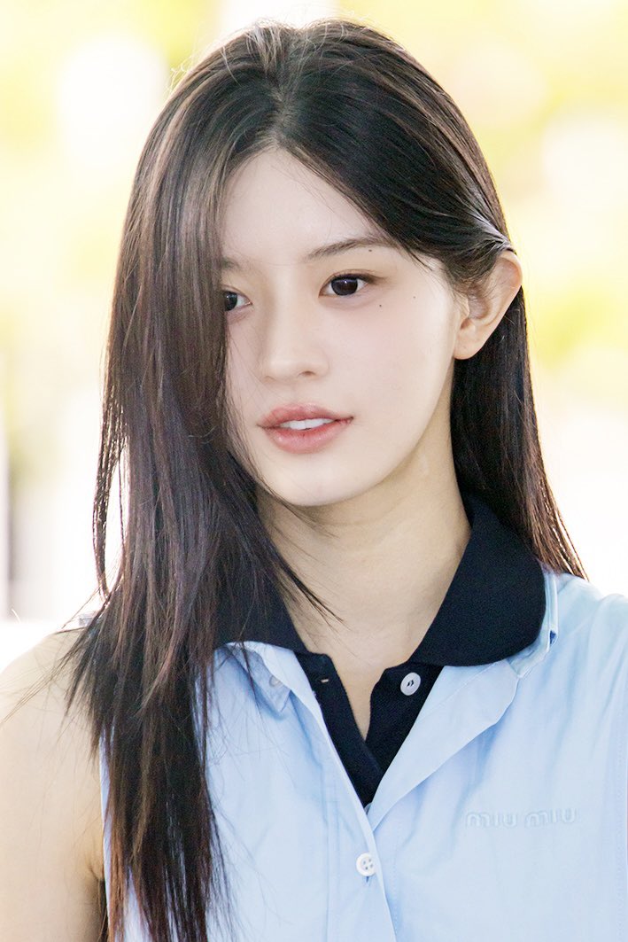 yunjukaz's tweet photo. the way my jaw dropped, they are both so unbelievably beautiful… https://t.co/lTLfDg5uPG