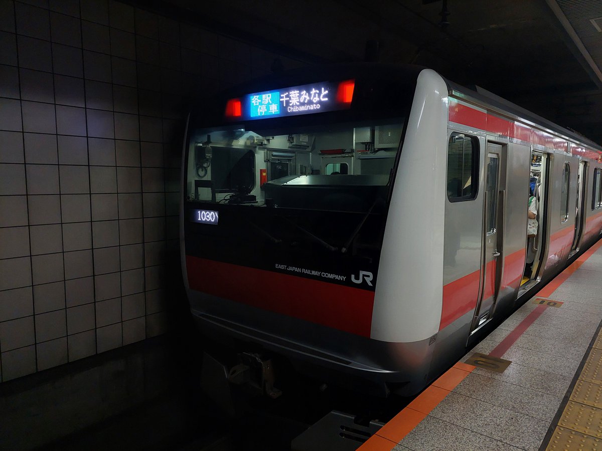 traveler_kakipi's tweet photo. 京葉線千葉みなと行きが運行されてた https://t.co/wfEMRBNw3k