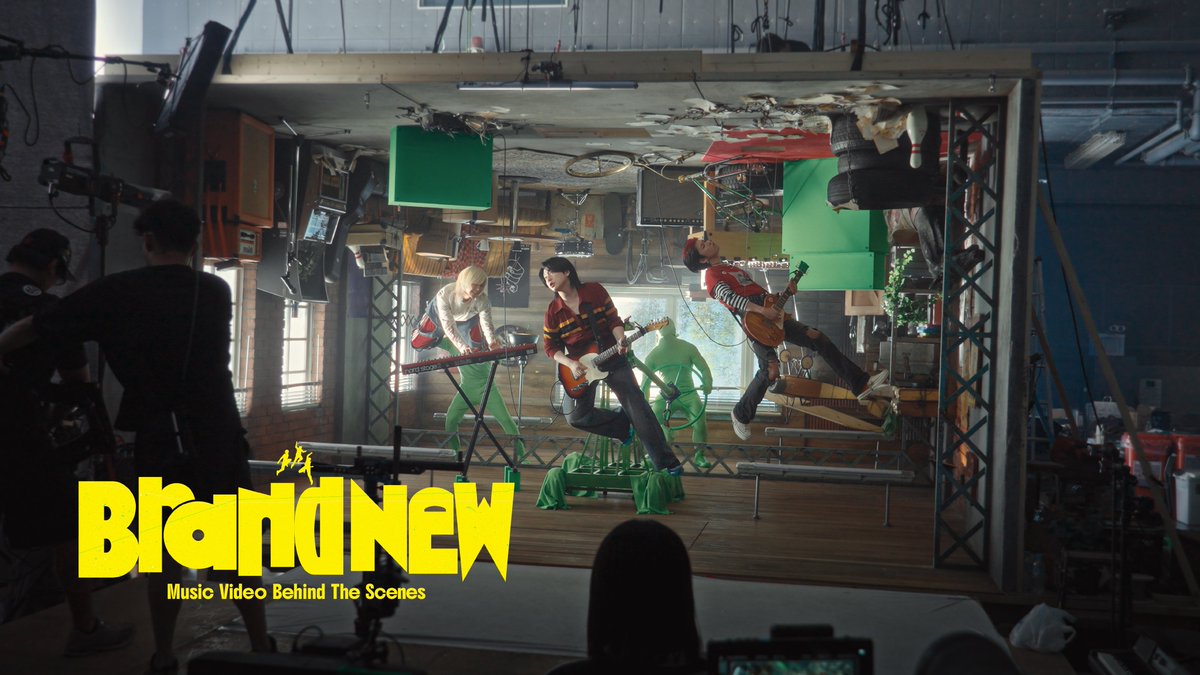 AORINGOHUZIN's tweet photo. 【『Brand New』MV Behind the Scenes公開🎥】
⁡
新曲『Brand New』のMusic Video撮影の裏側を捉えた
"MV Behind the Scenes"を公開いたしました🤟🏻
⁡
🔗https://t.co/riEDYwQZWo
⁡
皆さま、ぜひご覧ください✨
⁡
#MrsGREENAPPLE
#BrandNew
#ILoveYouの先へ https://t.co/Q7ludYfHOk
