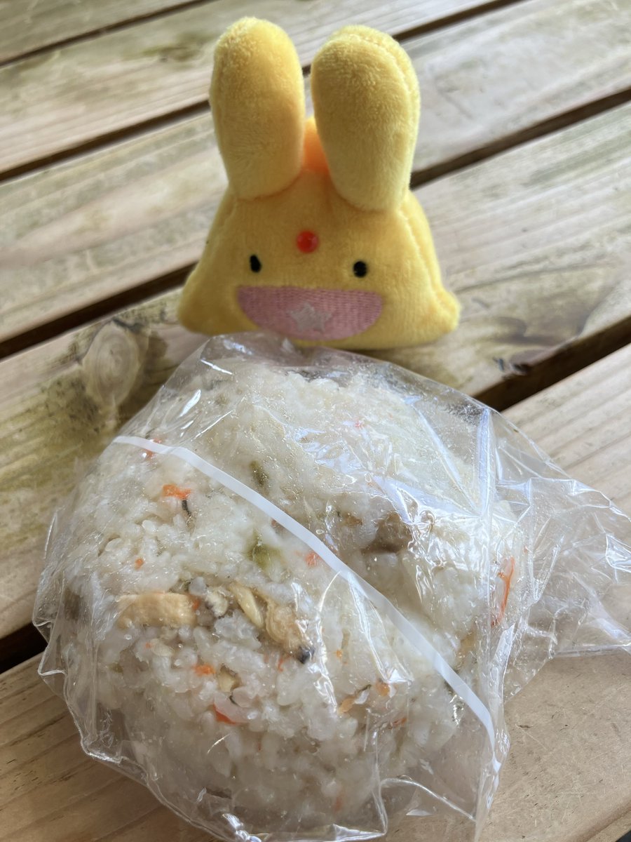 MAIVIS2025's tweet photo. ライスランド深川のあさりおにぎり🍙めっちゃ美味しい♥️ https://t.co/j2eDEHBsCy