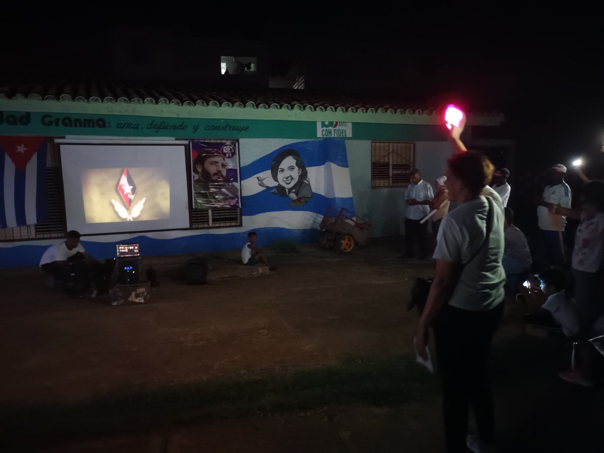 HeydiMV82's tweet photo. @DiazCanelB En el Centenario del Apóstol, elevaste su figura a lo más alto, uniendo su legado al tuyo para mostrarnos el camino a seguir. Hoy, en tu centenario, los niños cubanos prometemos mantenerte eternamente vivo en cada acto de amor y en cada esfuerzo por ser útiles a nuestra Patria. https://t.co/XH6sYMJTy7