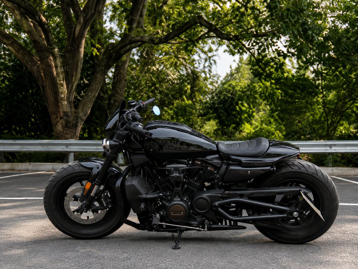 Lucy_yiil's tweet photo. Time to take the motorcycle out for a ride! It’s been so long since I last rode. https://t.co/vRyw3QmS9o