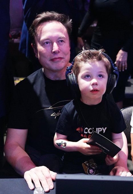 _animals_1's tweet photo. ❓Would you enjoy spending a day with Elon Musk and his son? 👨‍👦❤️

🅰️ Absolutely ❤️ 
🅱️ Maybe 😊 
🅲️ Not Sure 🤔 
🅳️ Never 👎 https://t.co/8q9HnnDZdU