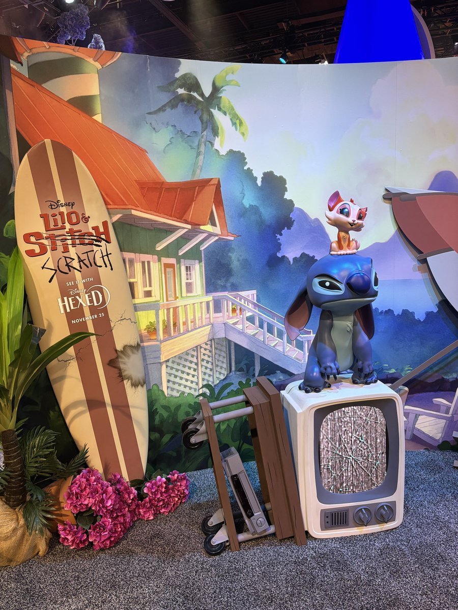 VidaoPantalla's tweet photo. ¡Primer vistazo al booth de #LiloandScratch, el corto animado de #LiloandStitch (basado en el universo del live action) que saldrá antes de #Hexed!
#D23 #D232026 https://t.co/7qYRHvMXPZ