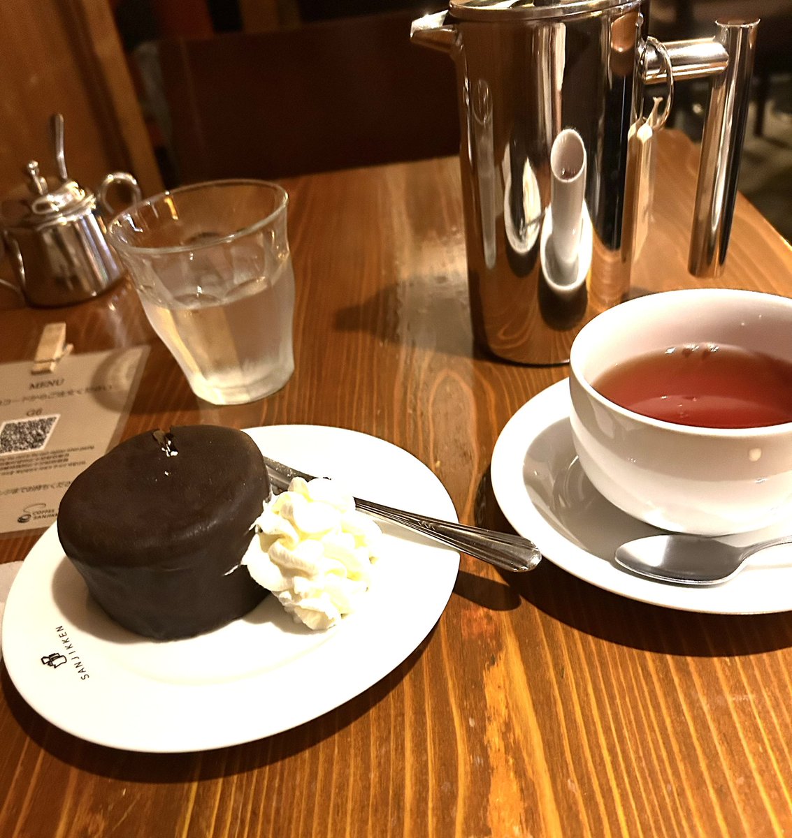 Z01Cq's tweet photo. 銀座の隠れ家的カフェ
#ザッハトルテ https://t.co/zBtDae85Yg