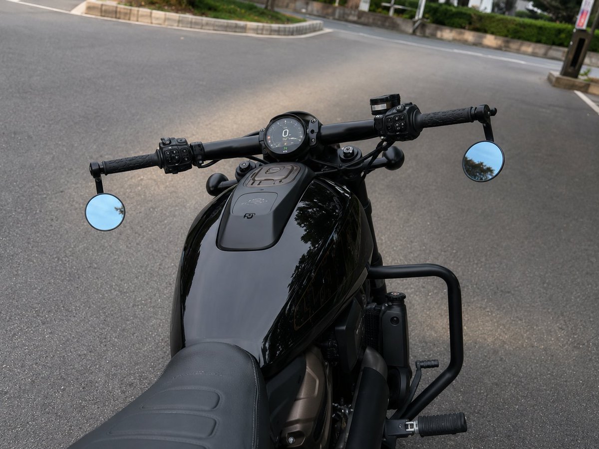Lucy_yiil's tweet photo. Time to take the motorcycle out for a ride! It’s been so long since I last rode. https://t.co/vRyw3QmS9o
