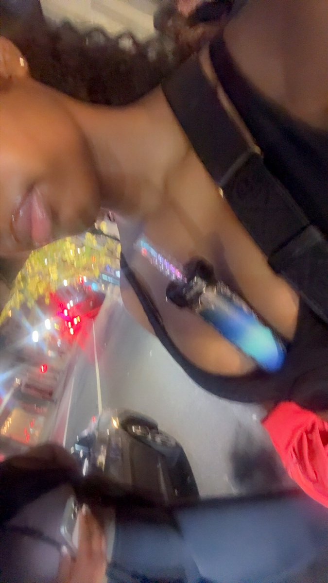 Uknown_ta's tweet photo. Ngl I can’t go know where without my hookah https://t.co/Yx6q8eKQQA