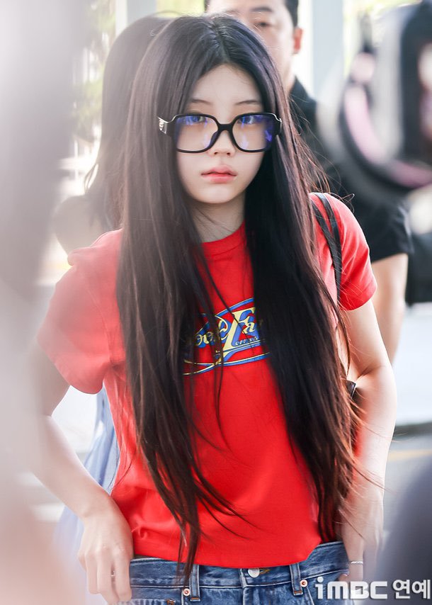 thebaseillit_'s tweet photo. WONHEE's baby cheeks is back, she is so cute! https://t.co/wdXilafSg7