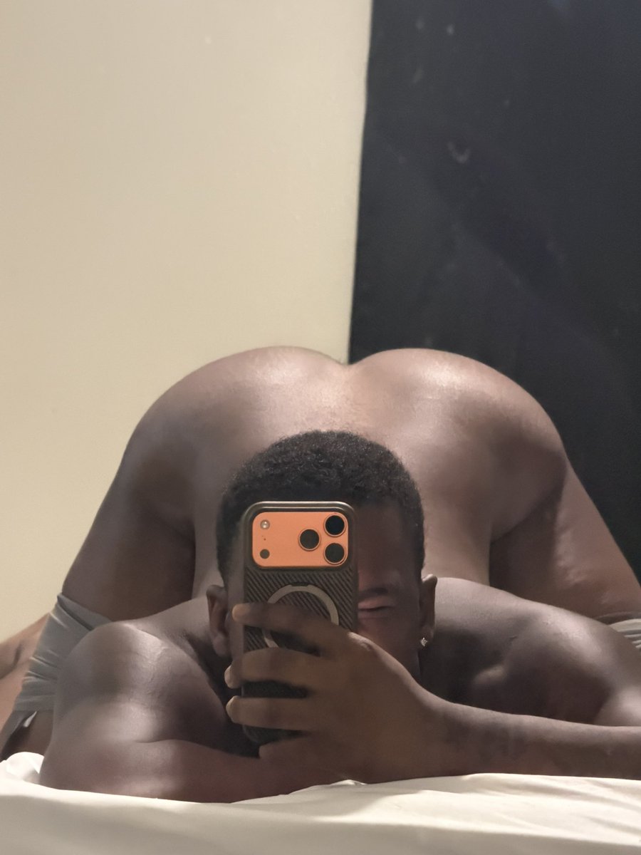 treycoolin_'s tweet photo. 🙇🏾‍♂️ I need some company 
https://t.co/TV6XJ3OhiC https://t.co/dmkyh3Ai17