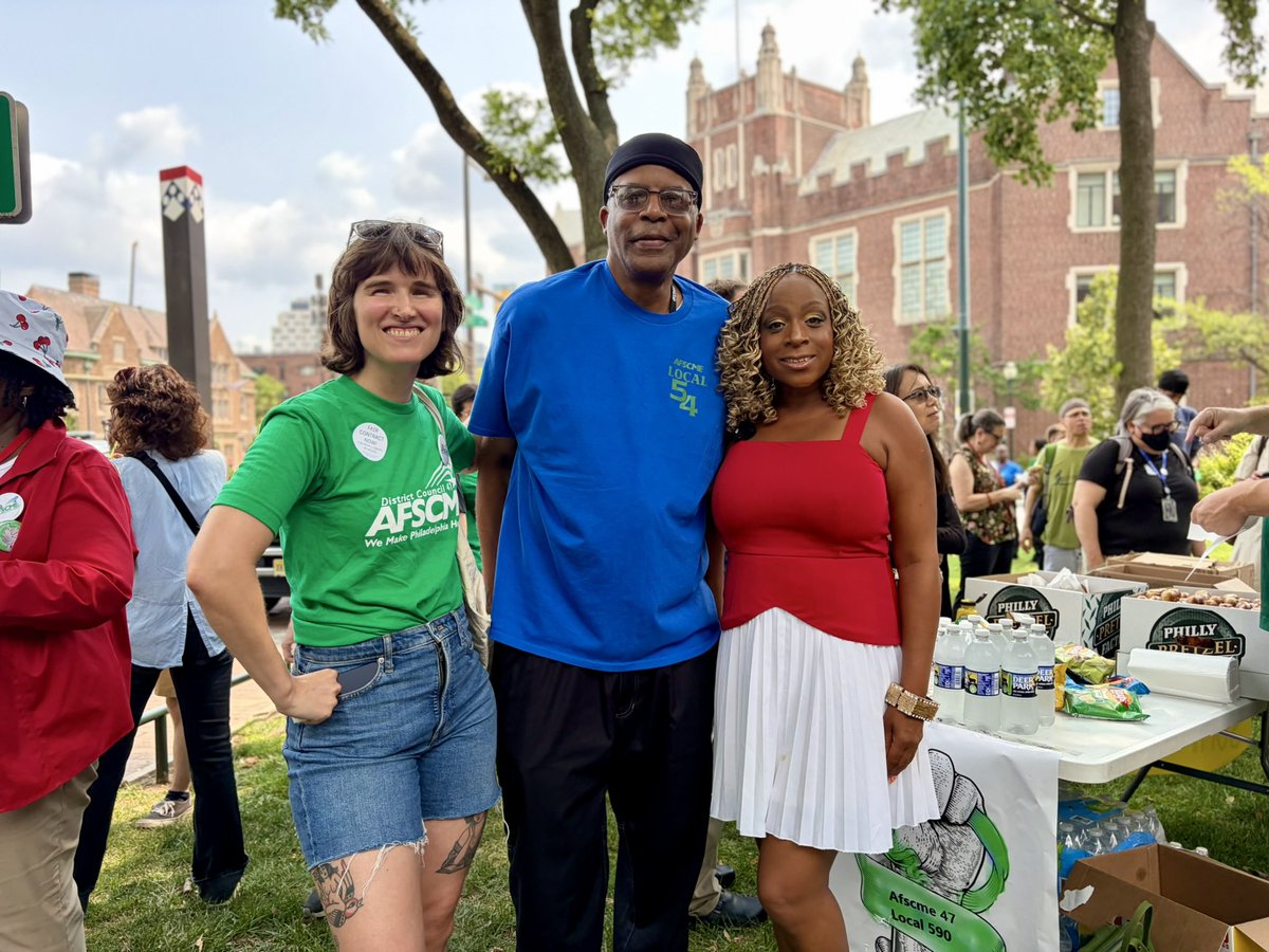 WillforPA's tweet photo. Penn’s workers deserve better. Today, the community stood with Local 54 and Local 590 in their fight for fair contracts.

Dining and library workers make @UofPenn a first-class institution. It’s time Penn recognized their value—with fair wages, benefits, and working conditions! https://t.co/cMNhDAsZL4