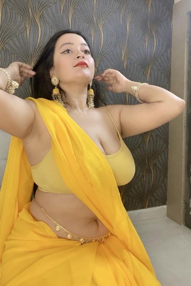 LustyVixenAnu's tweet photo. Charbidaar Voluptuous Rimpi 🔥 https://t.co/LEeEfeqlA6