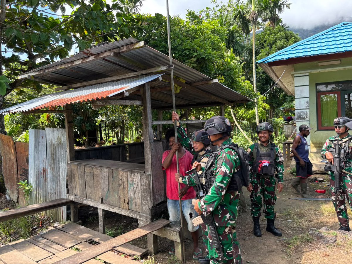 yonif_511's tweet photo. Satgas Yonif 511 DY Pos Dabra Laksanakan kegiatan Anjangsana Dan Membagikan Bendera Merah Putih Untuk Masyarakat Distrik Dabra https://t.co/p1cfbEtZfc