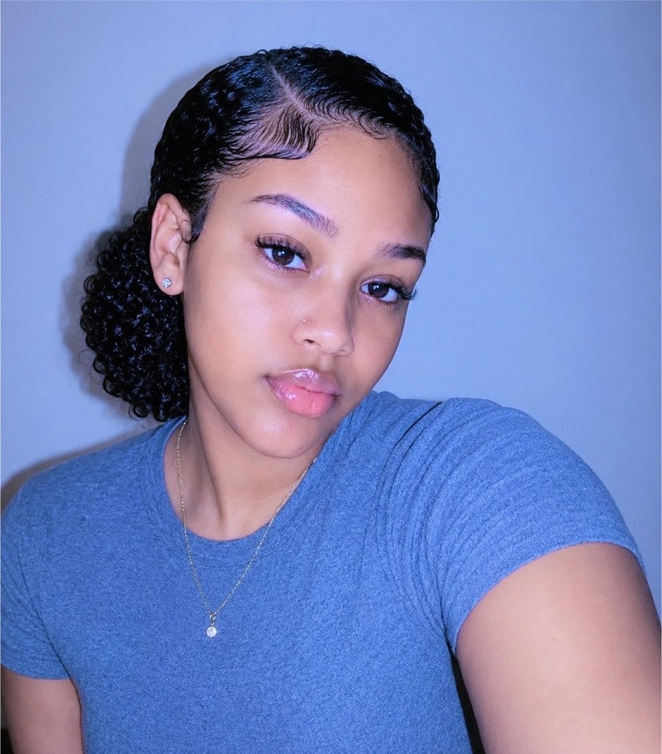 ONE_CREATEUR's tweet photo. I can't believe beauties like that exist.

Who is She ?? https://t.co/7JyKAjq2QC