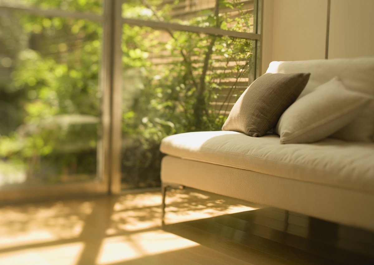 Sebasti54917944's tweet photo. Relaxing weekend vibe: sipping warm milk by the window while my cat curls up on the couch next to me. Nothing beats these small, cozy home moments. https://t.co/xVQUBPr14X