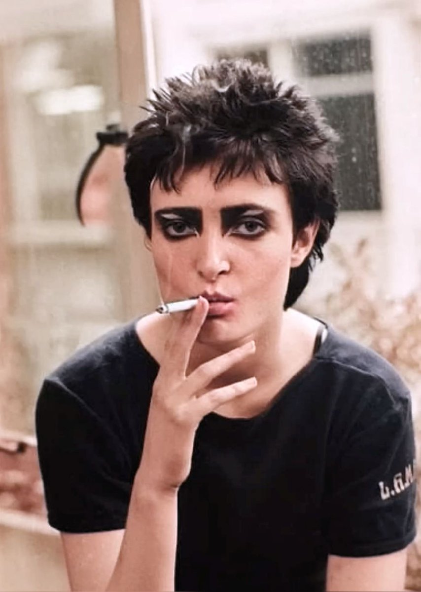 konvekse's tweet photo. Siouxsie Sioux https://t.co/xNKCGoTtZk