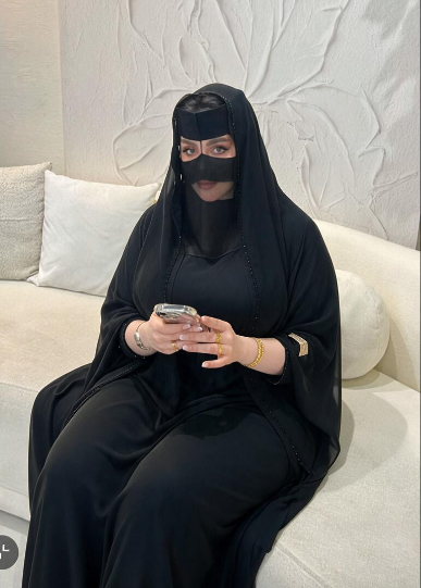 ry31118's tweet photo. اختك تطلع من البيت كذا وما ينسمع لك حس زي الكلب https://t.co/UVAiyPBScu