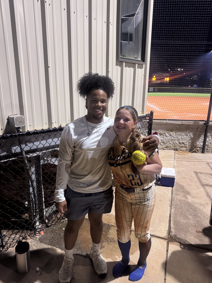 Pepper_2029's tweet photo. Big region win for @_etowahsoftball 7-3! And the first bomb for  sophomore year!!!

Went 2-2 tonight with a walk, single and HR!!!! @justg2225 made it out to see a live Tank!!! Thanks for coming out!!!! 

#GoEagles 

@LineDsoftball @StarsNatRoy29 @starsnationalfp @GAStarsGeorgia https://t.co/qSczVB2WQa