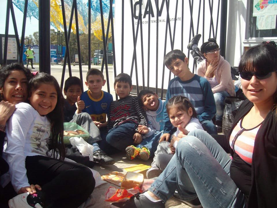 soficristino_'s tweet photo. Todo era tan lindo para nosotros, desde el momento que salíamos de nuestras casas, tomábamos el tren/colectivo, comíamos en la puerta esperando ansiosos a que abriera
Toda mi vida voy a tener estos recuerdos y voy a estar agradecida con mi hermosa CFK ! https://t.co/4vaD9Gf8sW