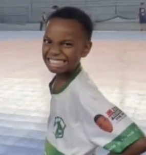 Henristarks's tweet photo. @DragRaceBrasil MEU DEUS https://t.co/JJo5pXb90i