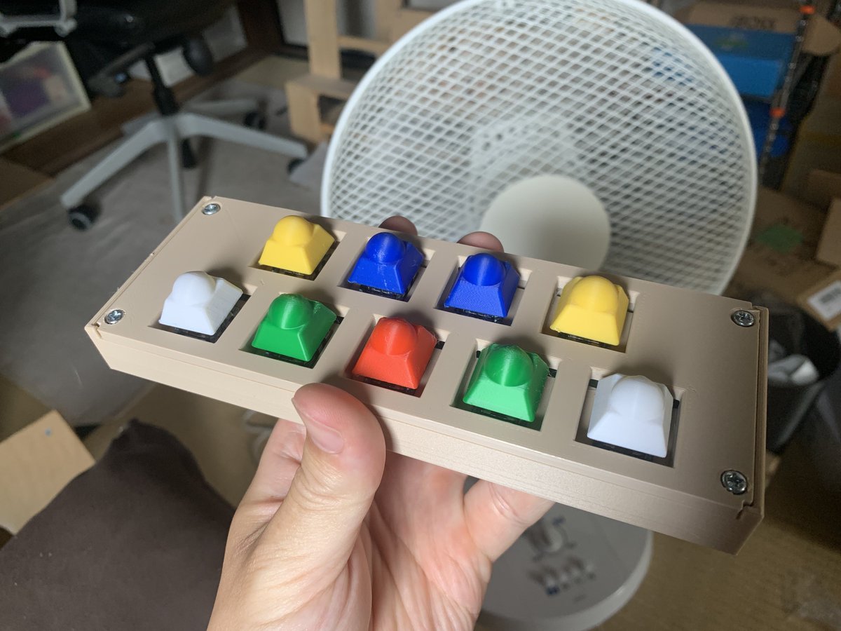 eraBEMANI_sfw's tweet photo. オーダー受けて作ったミニポップンコン用のドーム型キーキャップ 本当に遊びやすいのかこれ https://t.co/i2TbUBBySv