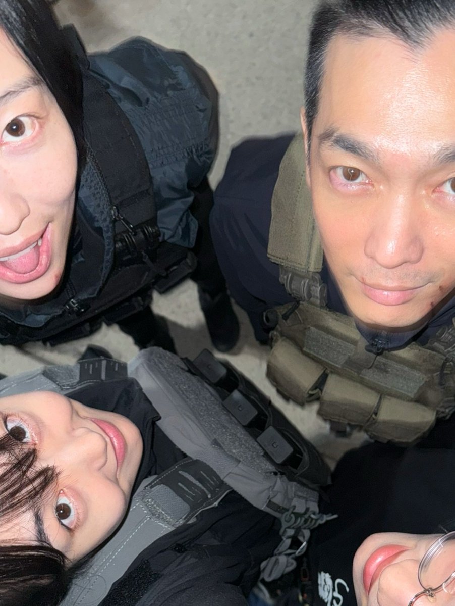 Hyejucn's tweet photo. Gonna miss my on-screen family so much!!!!! https://t.co/PcRbimkTuZ
