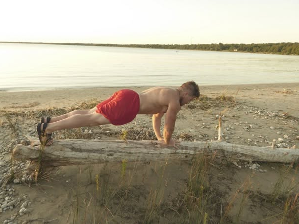 joshuaeeriksen's tweet photo. At the beach, using driftwood log, go for a 3 rep for 3 mins with 30 secs rest but increase the difficulty by elevating the feet and diamonding the hands. #Nehemiah8:10 #fitforfixin2026 #fattofitnoquit #fightyoflight #fababs #icanucantoo #generationjoshua
@ https://t.co/ONcreTUbEB