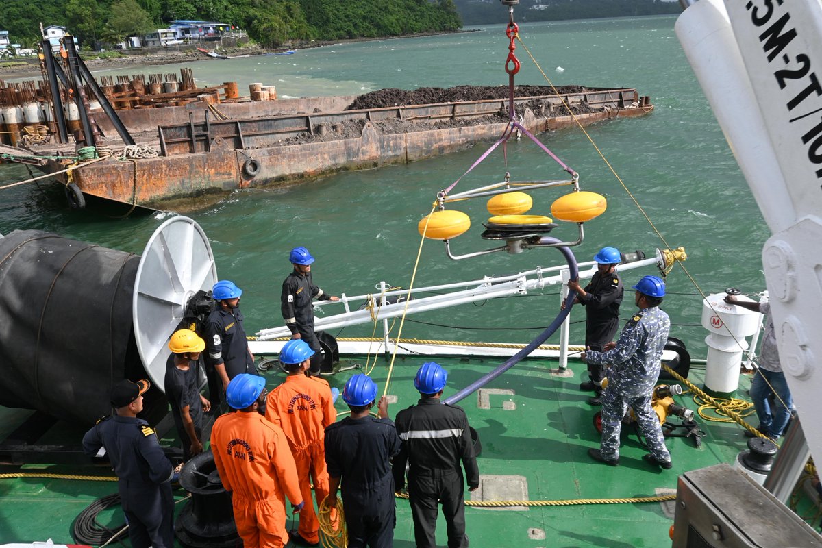 AN_Command's tweet photo. #PollutionResponse | Strengthening Coordination for Cleaner & Safer Seas

#IndianCoastGuard District HQ No. 14, #SriVijayaPuram, under the aegis of #ANC, conducted a District-level #PollutionResponse Training & Exercise on 12–13 Aug 26, with participation from the A&N Pollution Control Committee, District Administration, Disaster Management, Forest Department, #ANPolice, Port Management and #IndianOilCorporationLtd.

The exercise enhanced inter-agency coordination and operational preparedness for an effective response to #MaritimeContingencies, further strengthening #PollutionResponse capabilities.

#EnvironmentProtection #CleanerSeas 
 #DisasterPreparedness  #SafeSeas