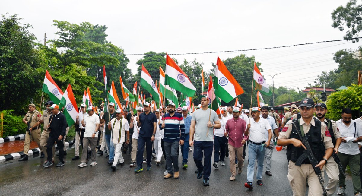 Divcomjammu's tweet photo. @Rameshkumarias #HarGharTiranga #VandeMataram150Jammu https://t.co/HyI96kvItb