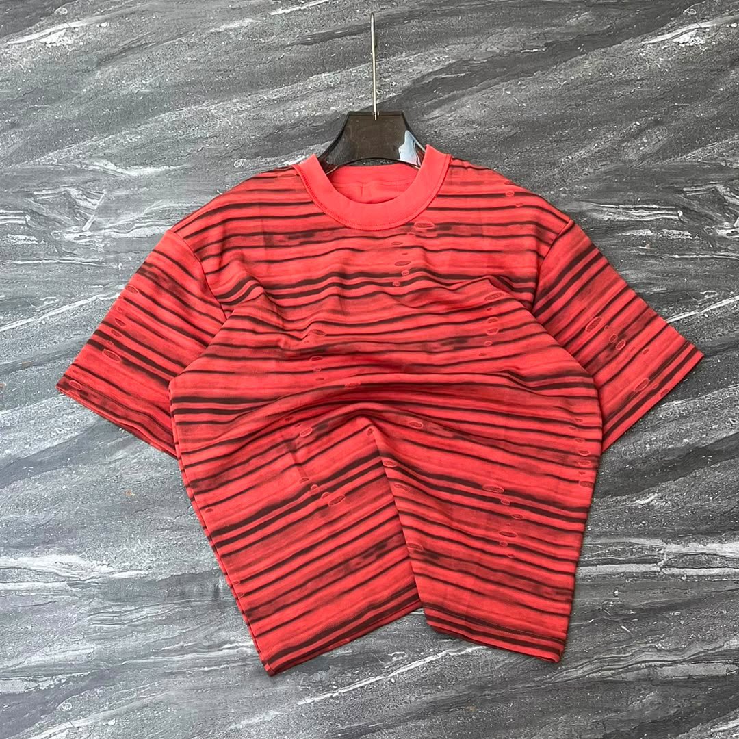 dms_kollections's tweet photo. Stripped Tees Available 
180¢
Nationwide Delivery 🚚 https://t.co/ODFfZqFCdH