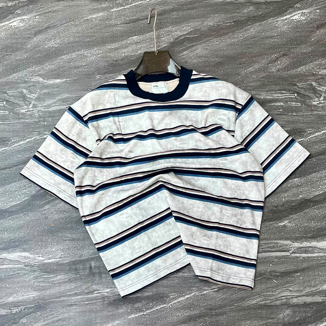 dms_kollections's tweet photo. Stripped Tees Available 
180¢
Nationwide Delivery 🚚 https://t.co/ODFfZqFCdH