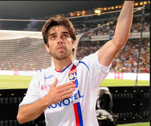 bideyy's tweet photo. @Kaaiii29 Juninho pernambucano.
Now, all of these legends have their bragging rights.

But If you really understand the game of football you'd never argue with this. Unless you dont know who Juninho pernambucano was in his playing days. https://t.co/BofLVqHRal