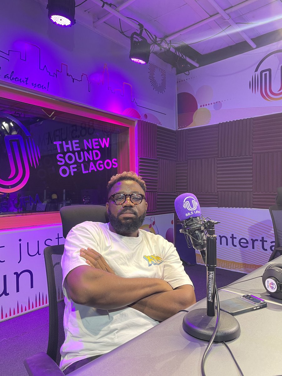 885_ufm's tweet photo. @magnitofreshout pulled up on “Touch Down” and yeah… this one ATE! 
Great convo, good music, and a freestyle that was straight banger.
Shoutout to the radio OG @adttheog. 
Tune in for more! 💜

#885ufm https://t.co/5aZKZzeYbq
