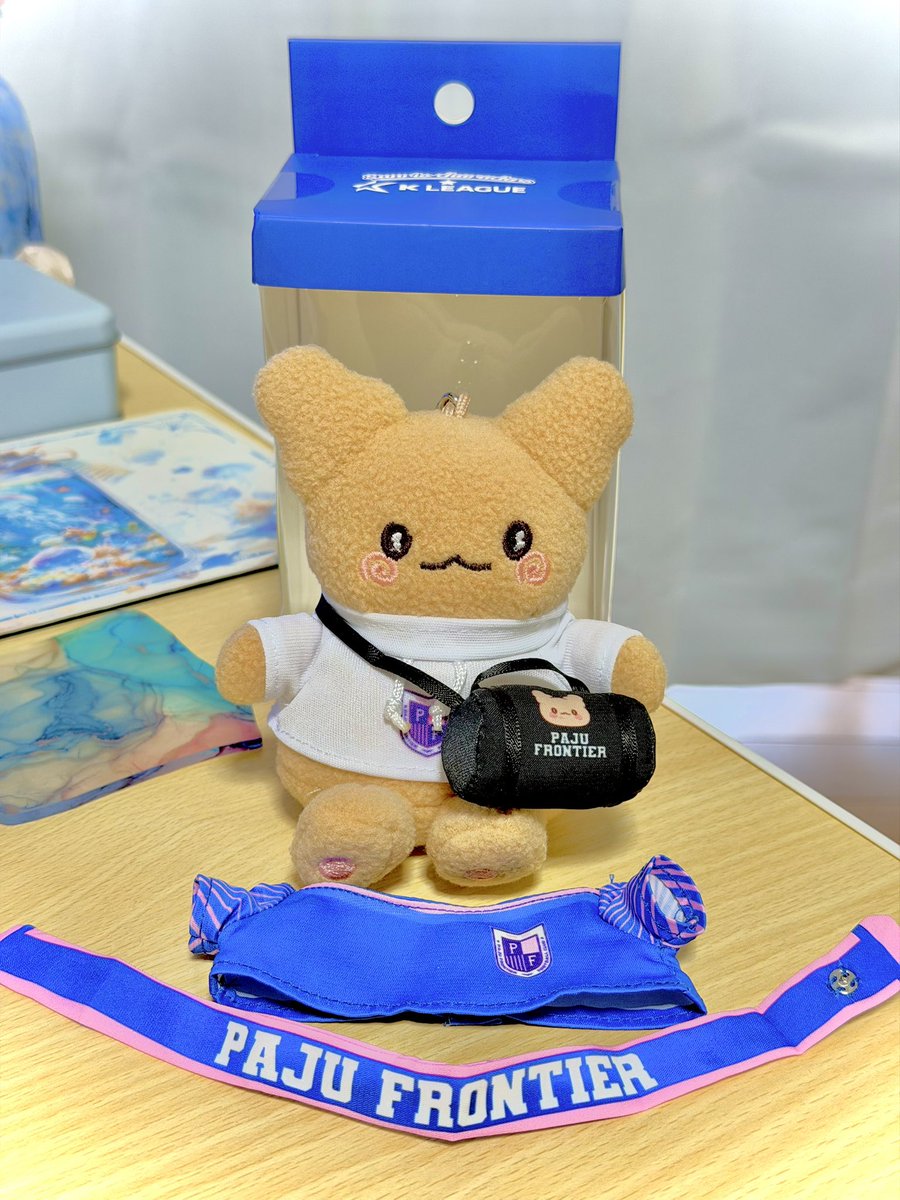 nyannya628's tweet photo. 自分への誕プレで買いました🥳
まるまるもキュアエクレールも誕生日近くて嬉しい🥰
エクレールの便箋可愛い〜〜📨🩵
韓国限定日焼けまるまるのぬいぐるみ💛
可愛すぎるっ🍒
着せ替えできるんだけど！！！！！😭✨ https://t.co/CWPdwAkz7N