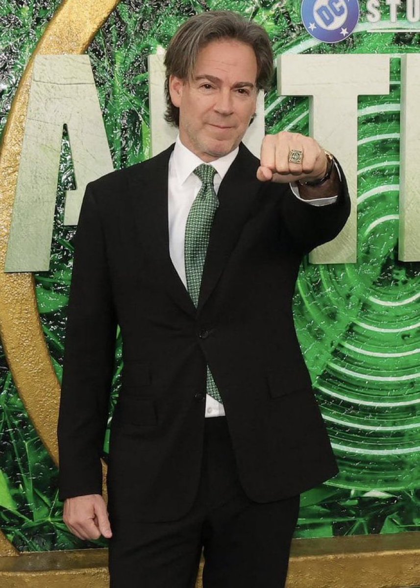 EverythingDCU_'s tweet photo. Peter Safran at the Lanterns premiere https://t.co/CaxgYu0oYF