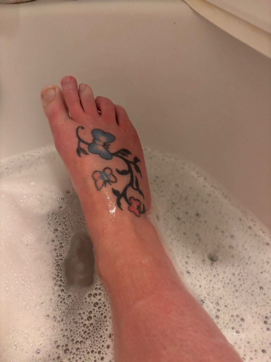 ButterFly36B's tweet photo. @rt_feet England https://t.co/7KvavtZVnQ