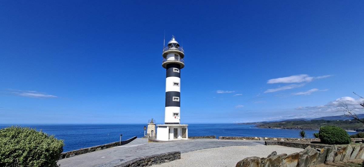 byronflopy's tweet photo. Un rincón impresionante en Coaña que demuestra por qué la costa asturiana es pura magia.
​📍 Faro de Cabo San Agustín, Coaña ​(Asturias).
​¿Qué os parecen estas tomas? 📸👇
​#Asturias #Coaña #Faro #Lighthouse #phare #farol #itsasargi #CostaCantábrica @FarosLos https://t.co/YfjJDSfsJY